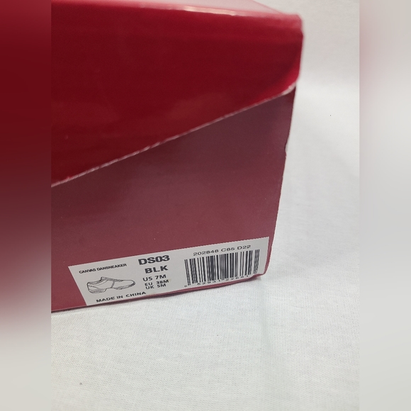 Capezio Women's Canvas Dansneaker- New- Womens size 7 - Picture 5 of 5